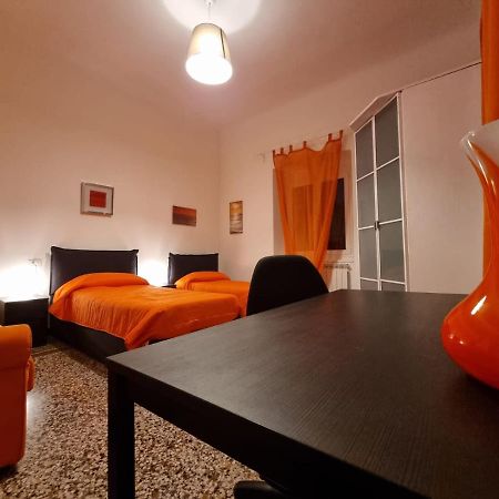 Wow Home 2 - 175 Mq - Posteggio Privato - Davanti Porto Traghetti - Fino A 10 Posti Letto - Balcone Genoa Exterior photo