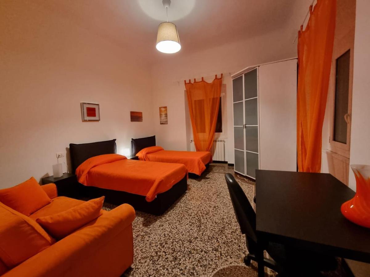 Wow Home 2 - 175 Mq - Posteggio Privato - Davanti Porto Traghetti - Fino A 10 Posti Letto - Balcone Genoa Exterior photo
