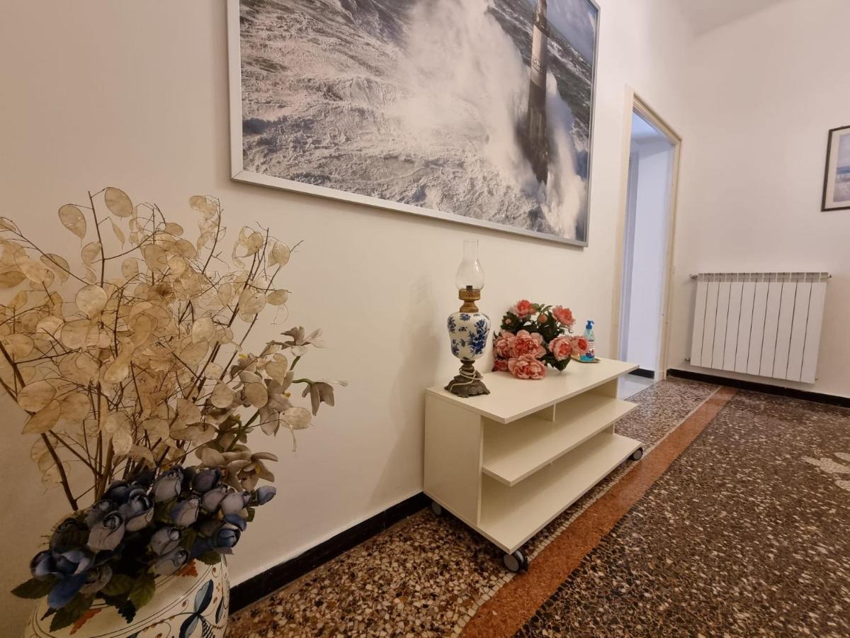 Wow Home 2 - 175 Mq - Posteggio Privato - Davanti Porto Traghetti - Fino A 10 Posti Letto - Balcone Genoa Exterior photo