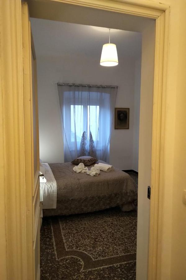 Wow Home 2 - 175 Mq - Posteggio Privato - Davanti Porto Traghetti - Fino A 10 Posti Letto - Balcone Genoa Exterior photo