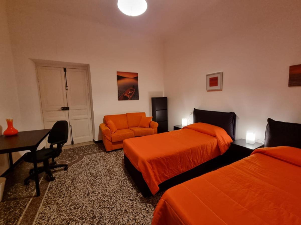 Wow Home 2 - 175 Mq - Posteggio Privato - Davanti Porto Traghetti - Fino A 10 Posti Letto - Balcone Genoa Exterior photo