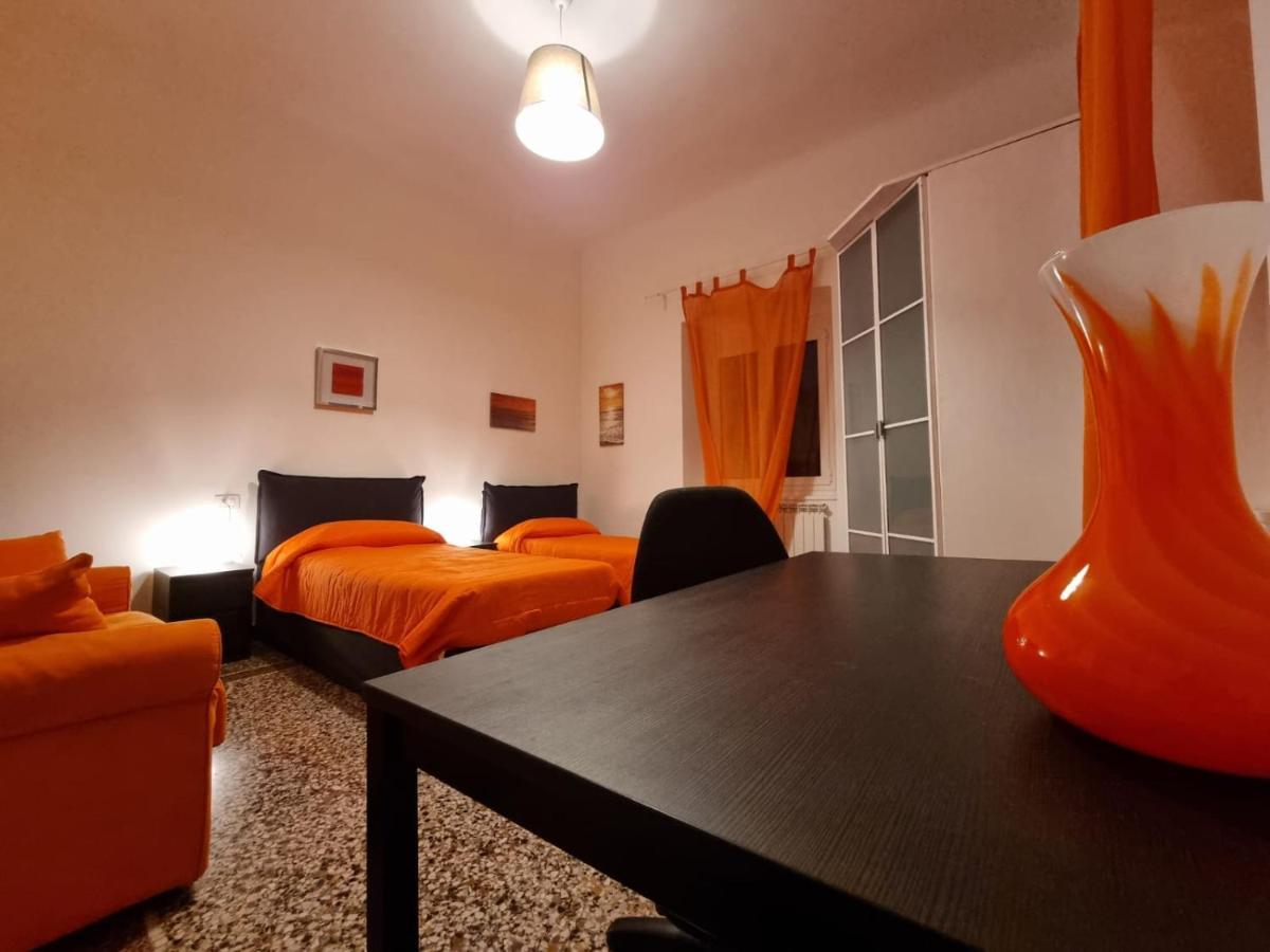 Wow Home 2 - 175 Mq - Posteggio Privato - Davanti Porto Traghetti - Fino A 10 Posti Letto - Balcone Genoa Exterior photo