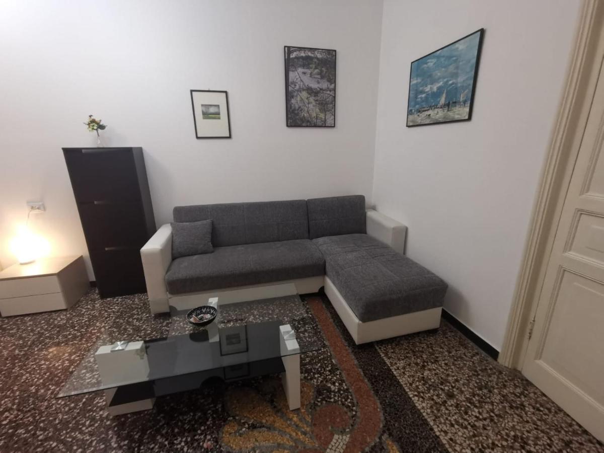 Wow Home 2 - 175 Mq - Posteggio Privato - Davanti Porto Traghetti - Fino A 10 Posti Letto - Balcone Genoa Exterior photo