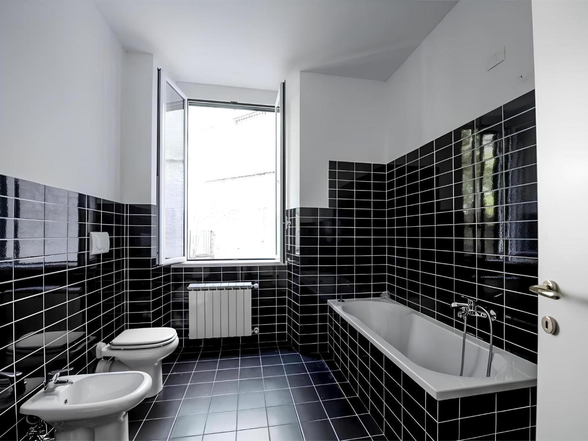 Wow Home 2 - 175 Mq - Posteggio Privato - Davanti Porto Traghetti - Fino A 10 Posti Letto - Balcone Genoa Exterior photo